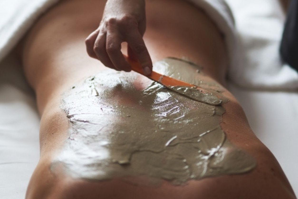 TRATAMIENTO PARA DOLORES DE ESPALDA CON PARAFANGO